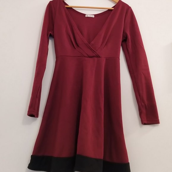 Women Burgundy Red V-Neck Tunic - Picture 1 of 4